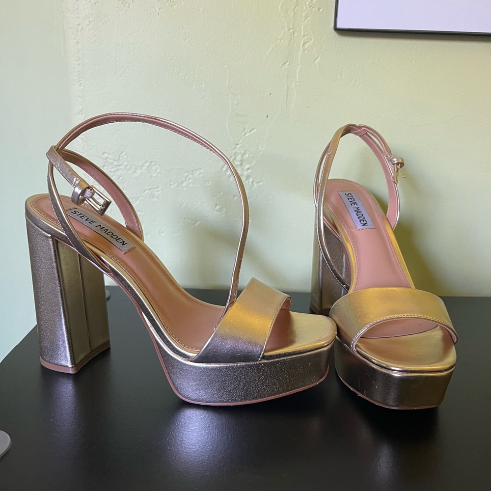 LESSA CHAMPAGNE HEELS